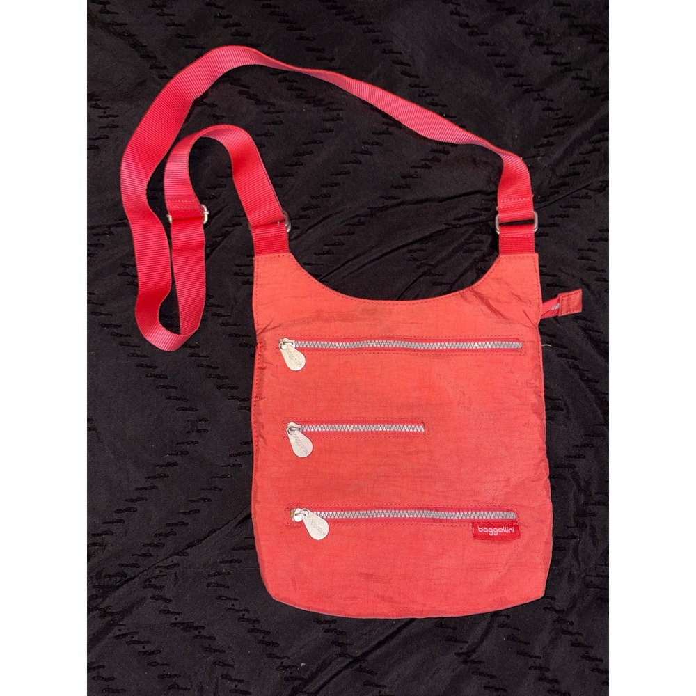 Baggallini Coral Nylon Crossbody Travel Bag Multiple Zip Pockets Lightweight